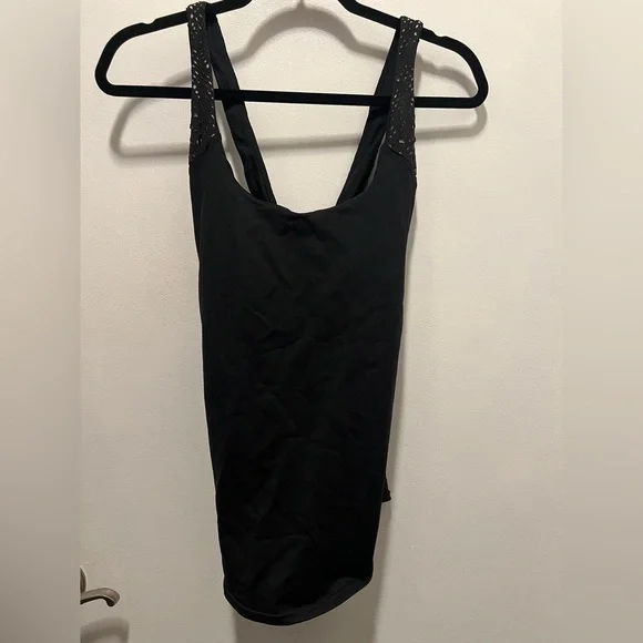 ALO Yoga Black Tank with Built-in Sports Bra - Picture 2 of 5
